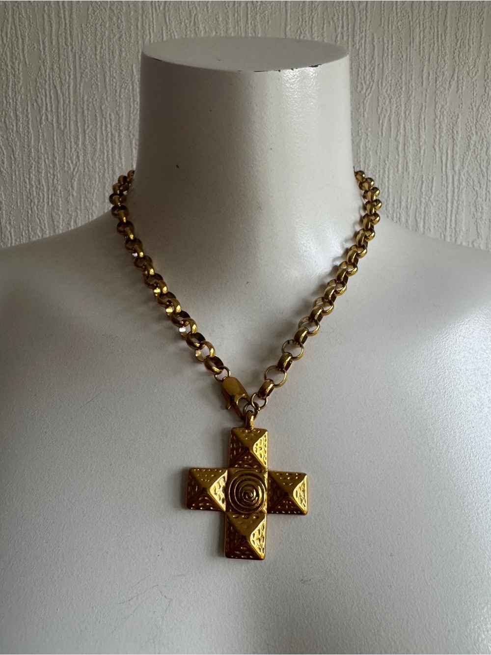 Vintage Goldtone Chunky Cross Necklace